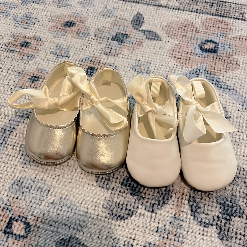 Baby girl set of two shoes